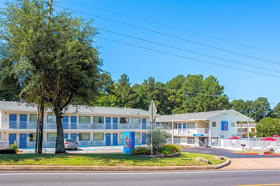 Motel 6-Longview, TX