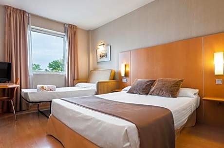 Double Room with Extra Bed (3 Adults)