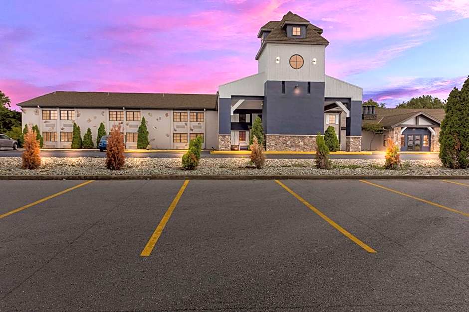 The Clover Hotel, Ascend Hotel Collection