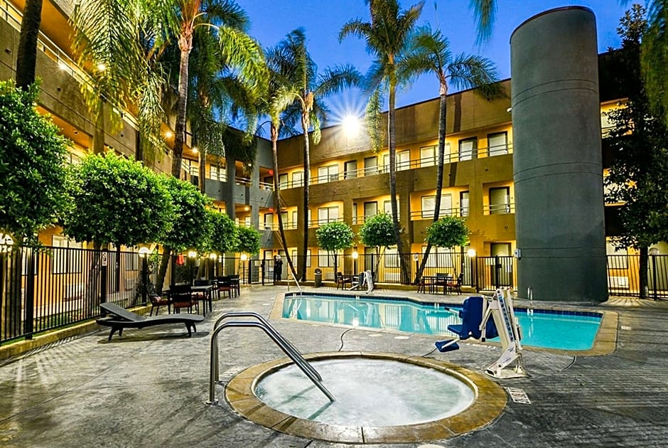 Travelodge by Wyndham Commerce Los Angeles Area