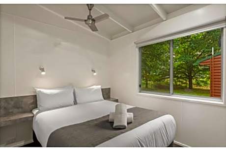 Superior Three-Bedroom Cabin