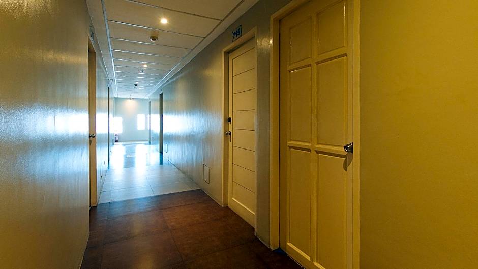 RedDoorz near Osmena Highway 1