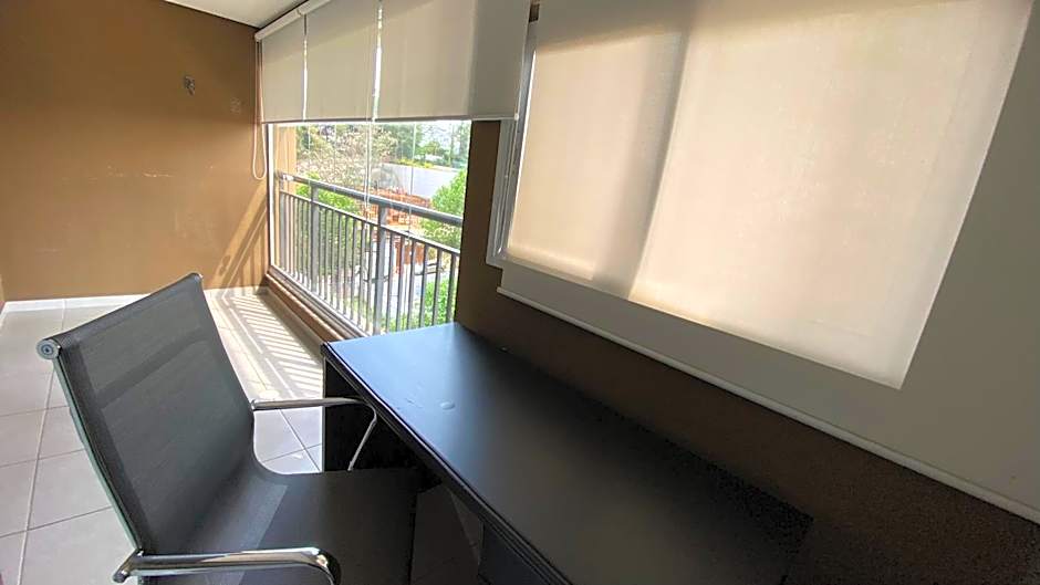 Dream House - Flat Aconchegante em Alphaville, Estacionamento Grátis, Ótima Localização!