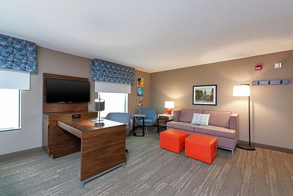 Hampton Inn By Hilton & Suites Marshalltown