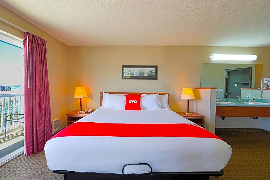 Siletz Bay Beachfront Hotel by OYO Lincoln City