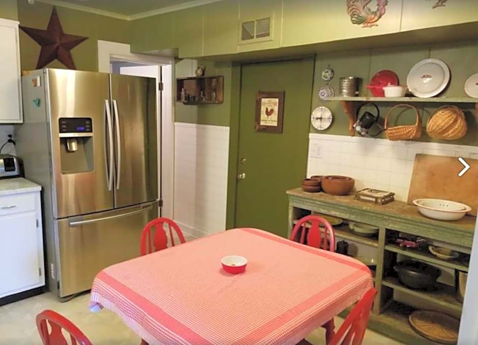 Awesome Flat Top Farmhouse