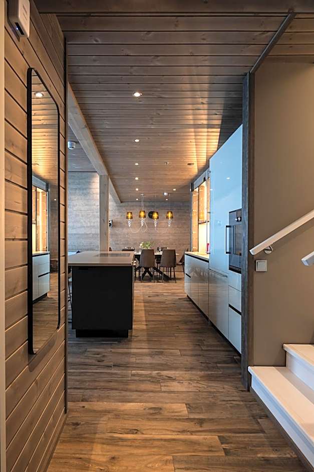 Kultakero Northern Sky, 3BR Penthouse with Jacuzzi 128m2