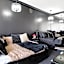 Medusa's Luxe Retreat - Prime Surfers Paradise Spot