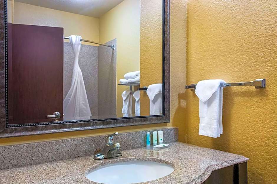 Quality Inn & Suites Slidell
