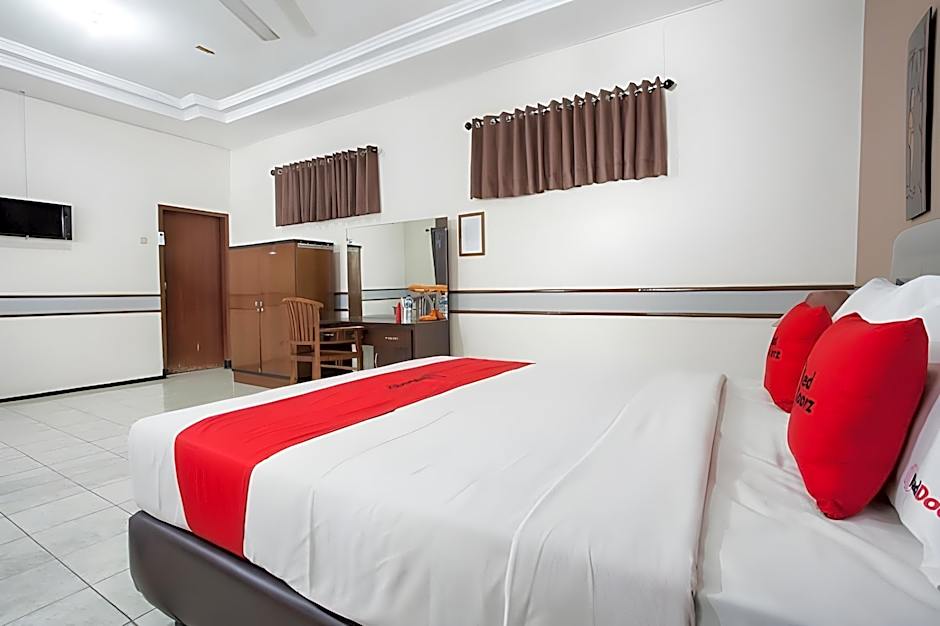 RedDoorz near Balai Kota Malang