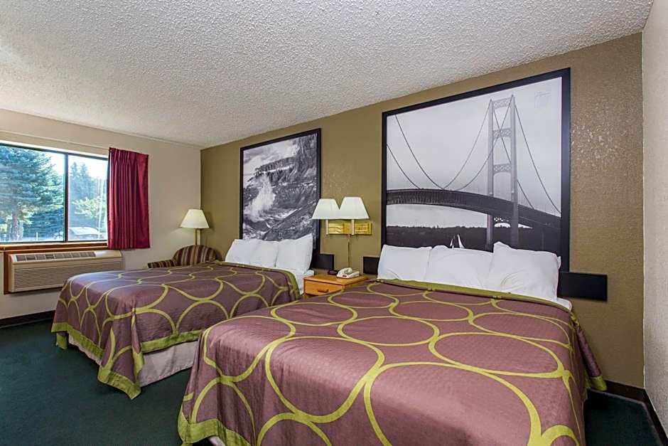 Super 8 by Wyndham Houghton Lake