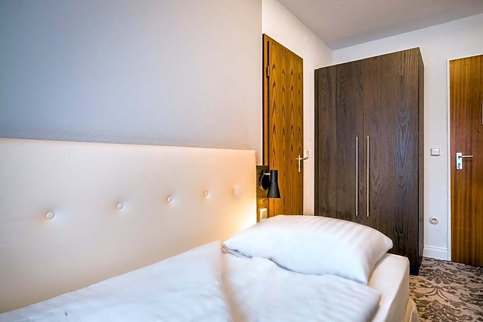 Signature Hotel Astoria