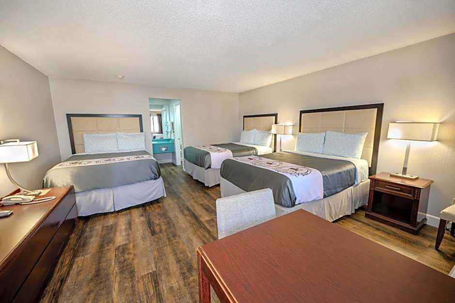RIVER OAK INN