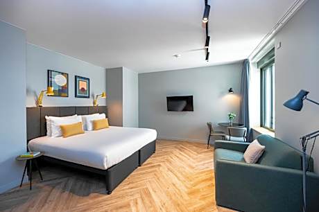 Studio Apartment (3 Adults)