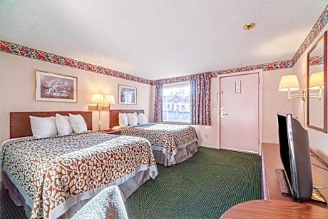 2 Double Beds Non-Smoking