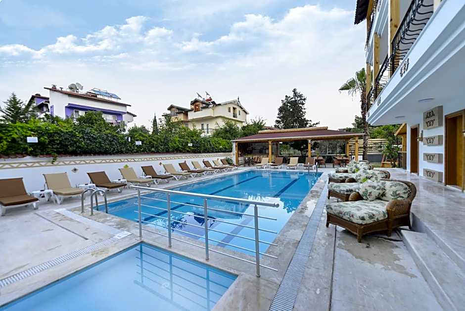 Amore Hotel Teki̇rova
