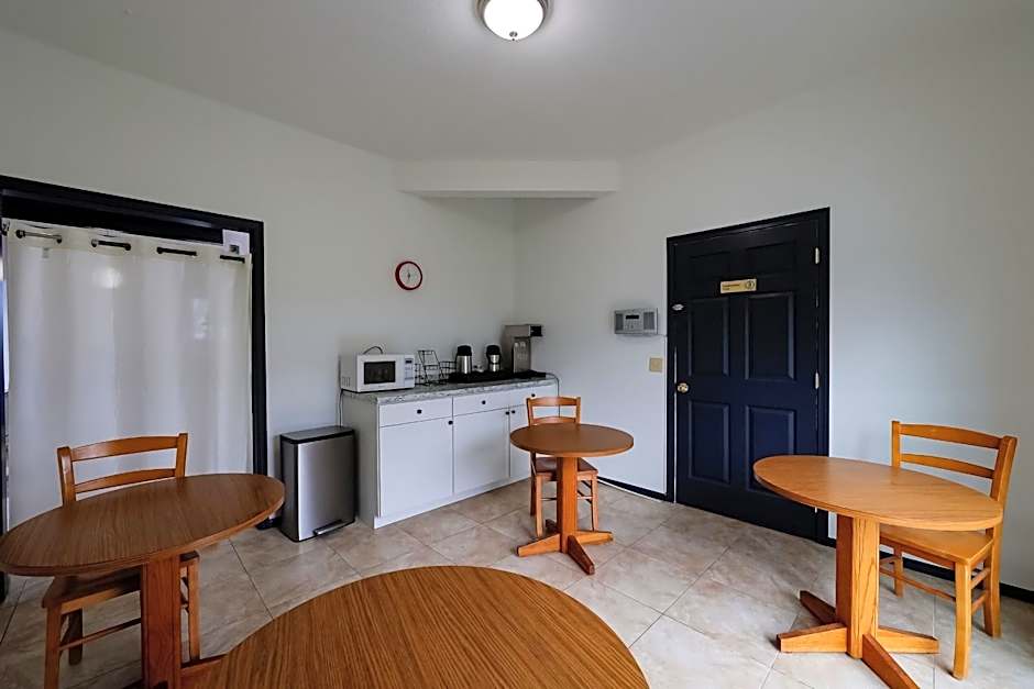 Coastal Inn by OYO Lincoln City - Oregon Coast Hwy