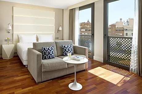 Family Interconnecting with Extrabed (4 AD + 1 CH)