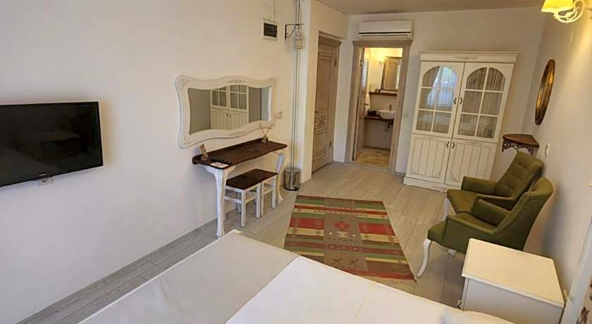 Tarcin Alacati Otel