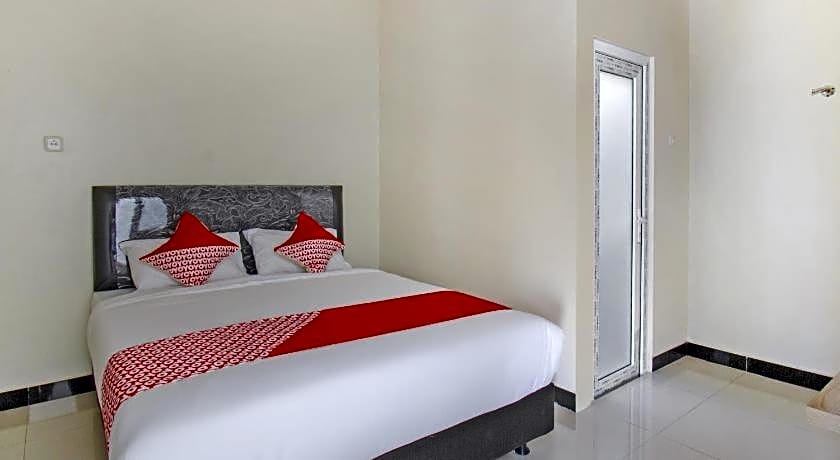 OYO 2753 Irma's Residence