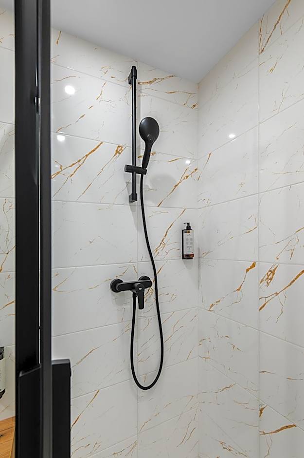 No 28 Rooms & Apartments