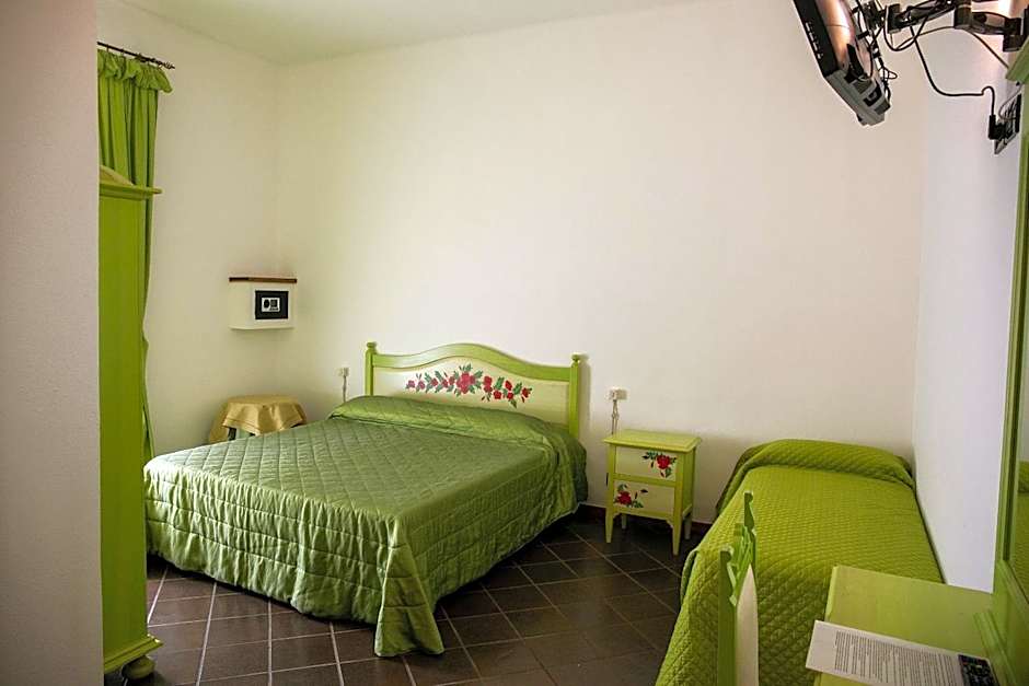 La Villetta Food & Drink Rooms for Rent - No Reception -