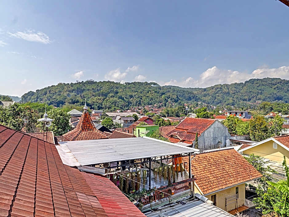 Oyo 91480 Putridapisa Syariah