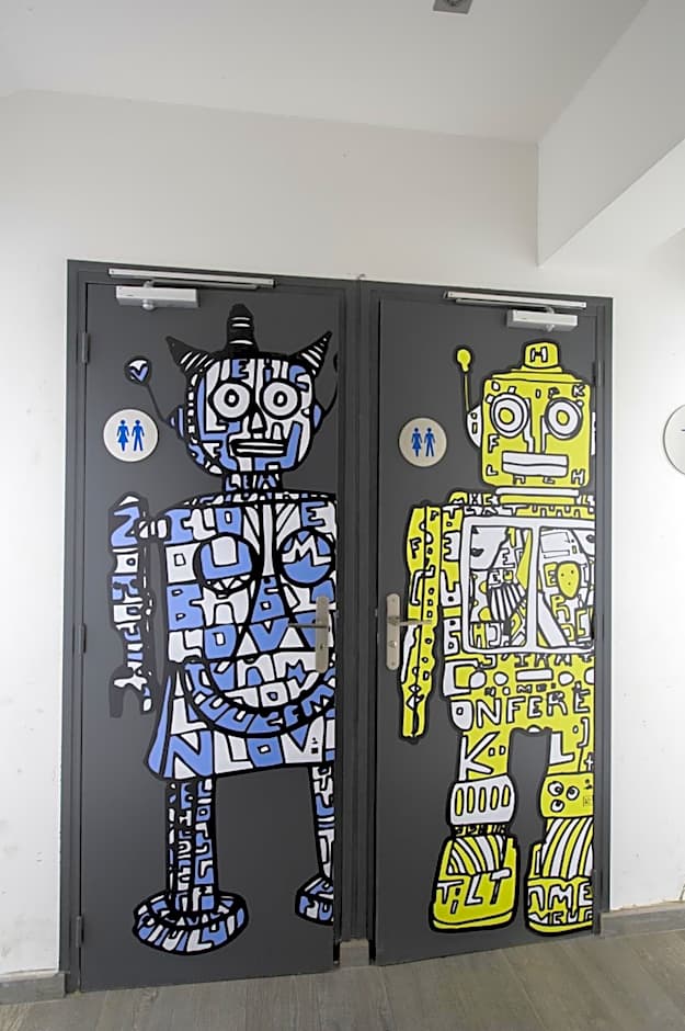 The 3 Ducks Eiffel Tower by Hiphophostels