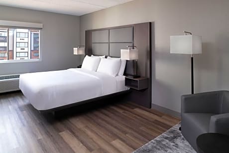 King Room with Bathtub and No View - Mobility and Hearing Accessible