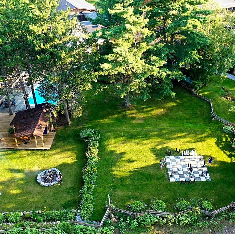 Summit Lodge