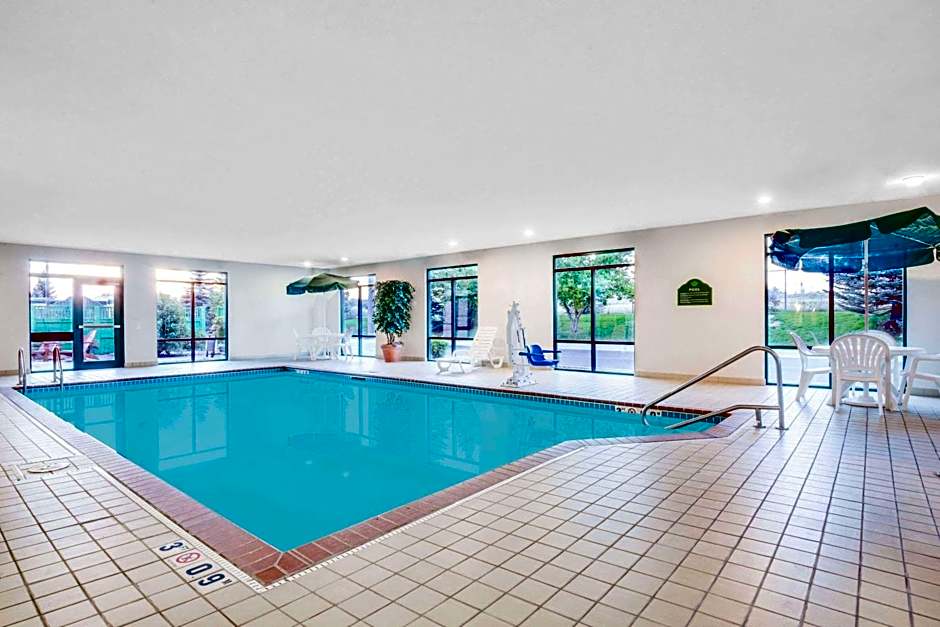 Wingate by Wyndham Gillette