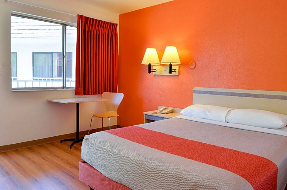 Motel 6-Santa Nella, CA - Los Banos - Interstate 5