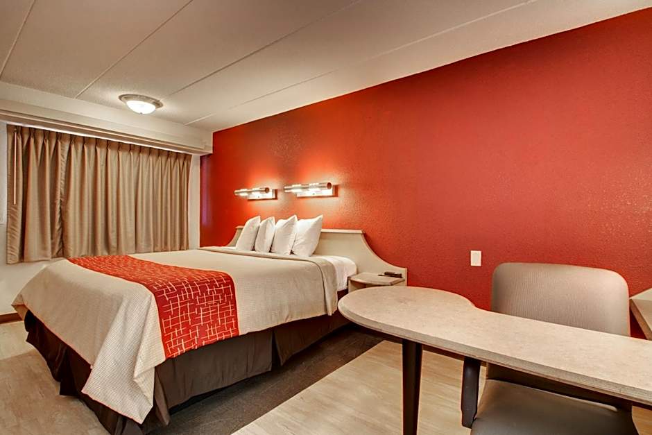  Red Roof Inn St Louis - Westport/ Maryland Heights