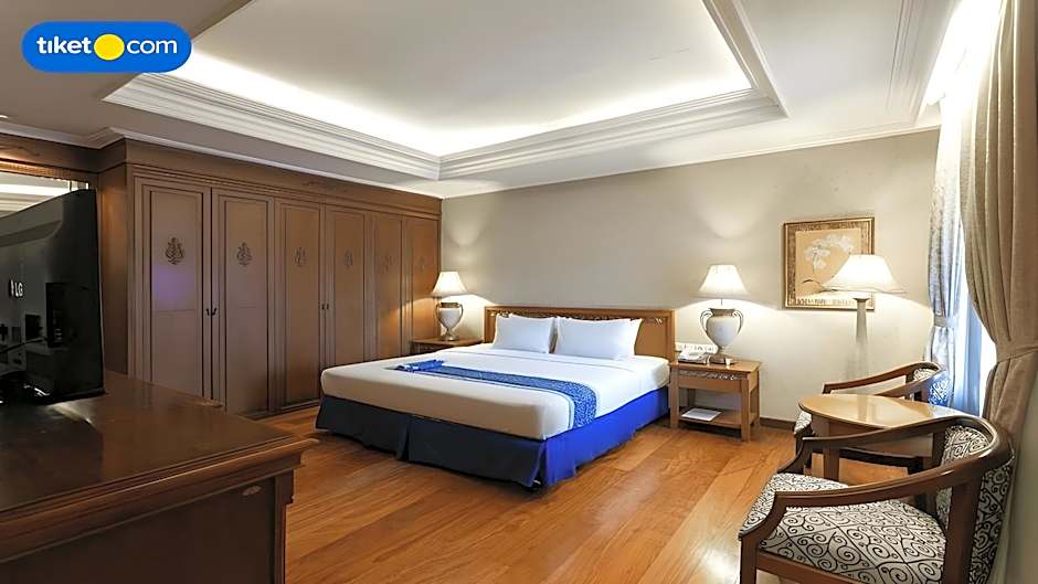 Grand Orchid Hotel