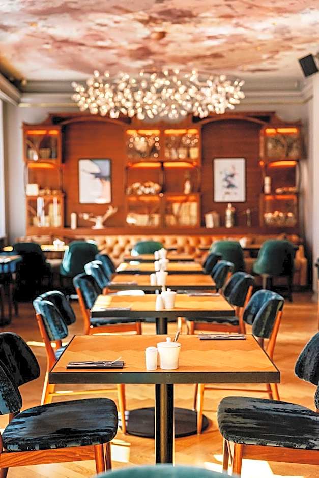 Grand Poet Hotel and SPA by Semarah