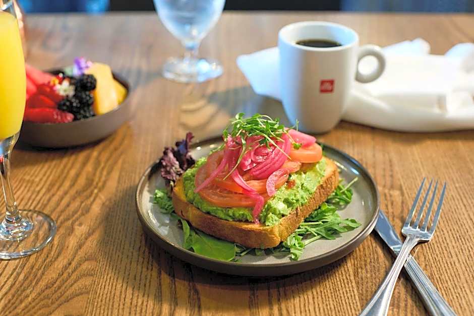 Renaissance Los Angeles Airport Hotel