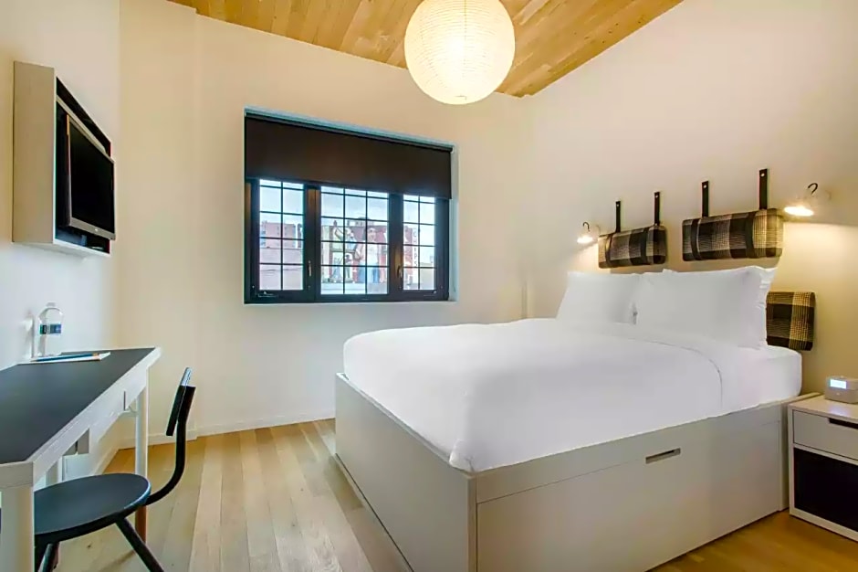 Gowanus Inn & Yard Hotel