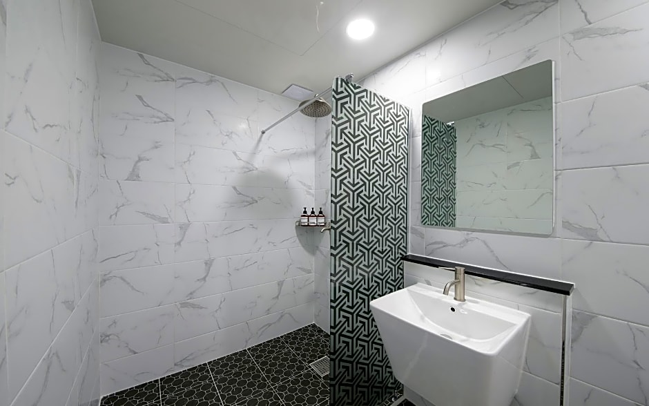 Wonju WJ Hotel Full House