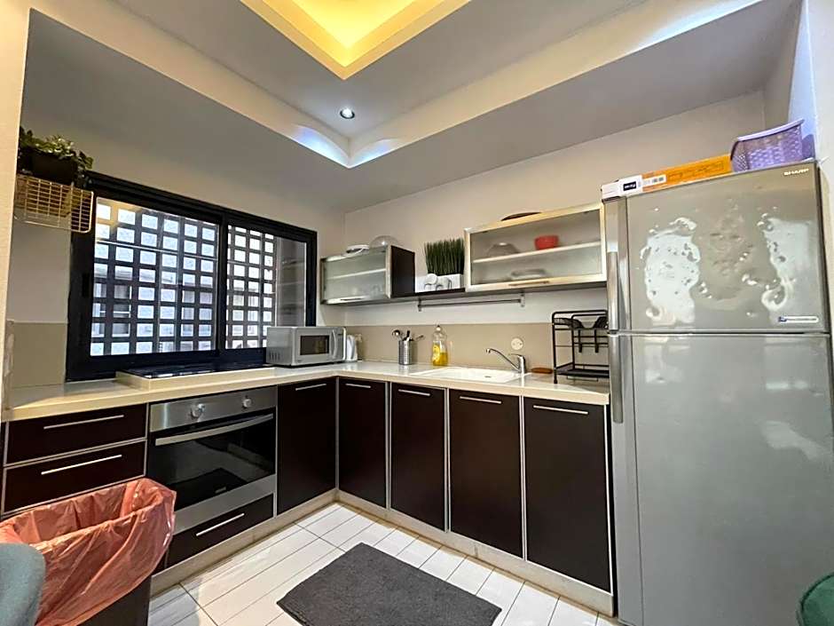 3Bedroom Suite 10 with Balcony and shelter