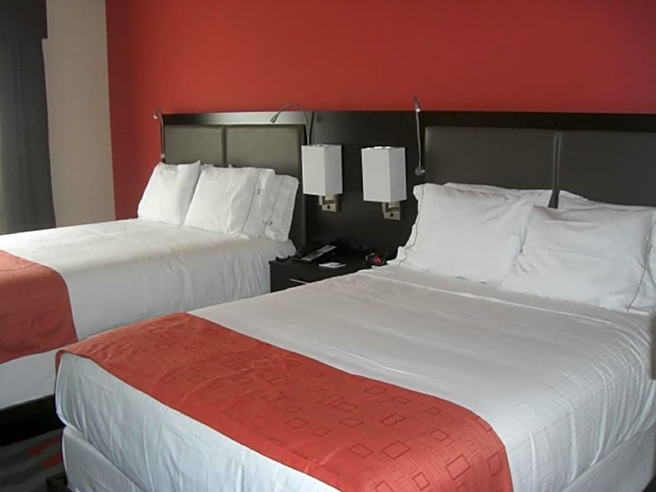 Holiday Inn Express Northwest Maize By IHG