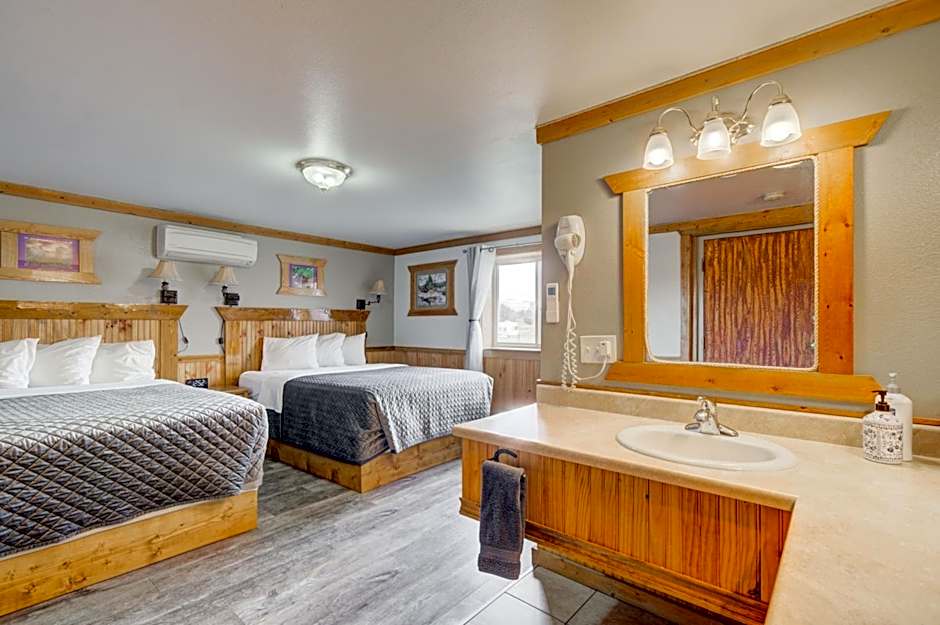 Livingston Inn - Historic