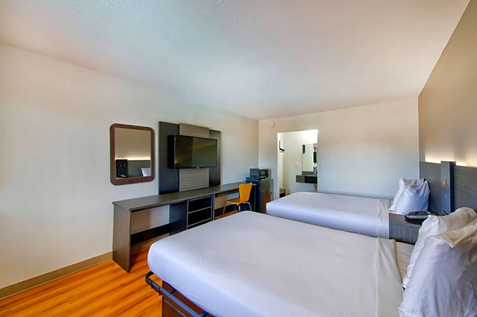 Motel 6-Gainesville, GA