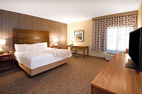 King Room with Mobility/Hearing Impaired Access - Non-Smoking