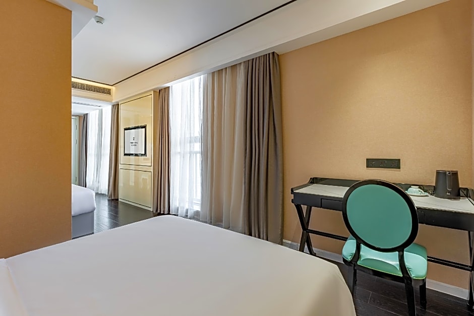 Rezen Anmei Hotel Guanyinqiao Metro Station