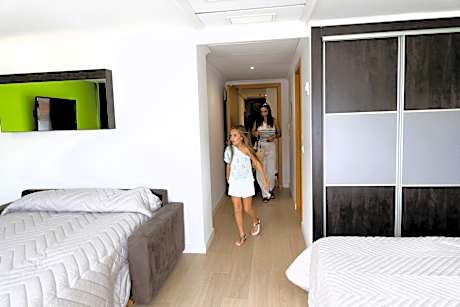 SUPERIOR ROOM ( 3 ADULTS )