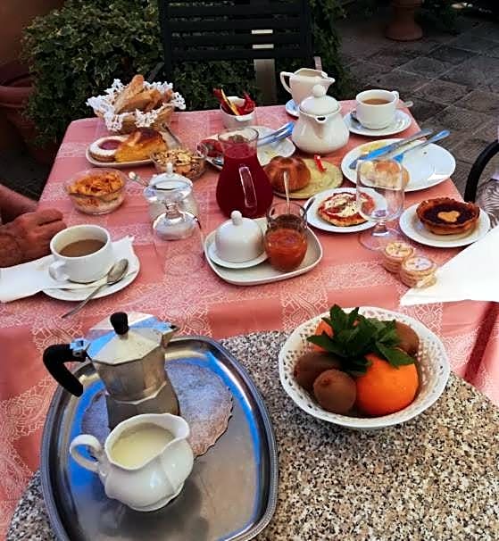 Marta Guest House