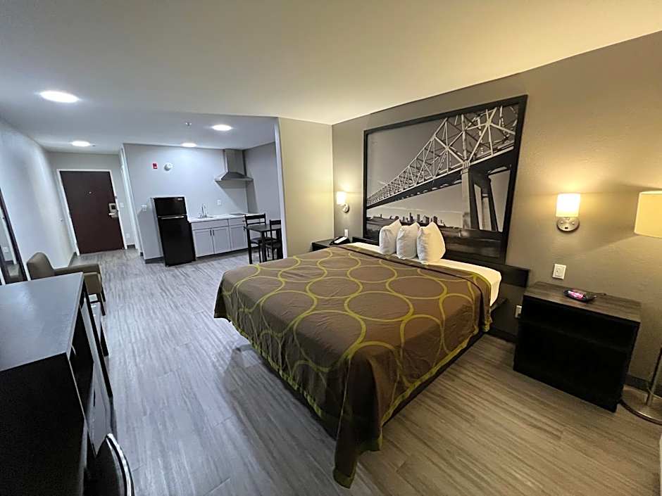 Super 8 by Wyndham Lake Charles/Sulphur