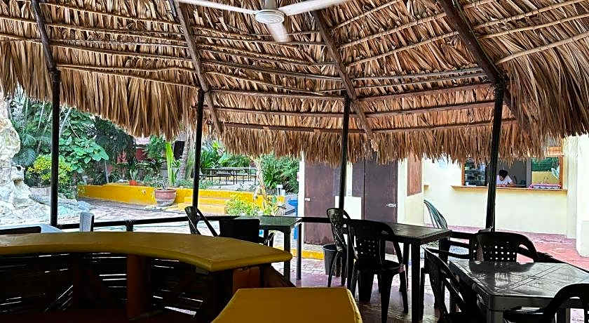 Hotel y Bungalows Acuario