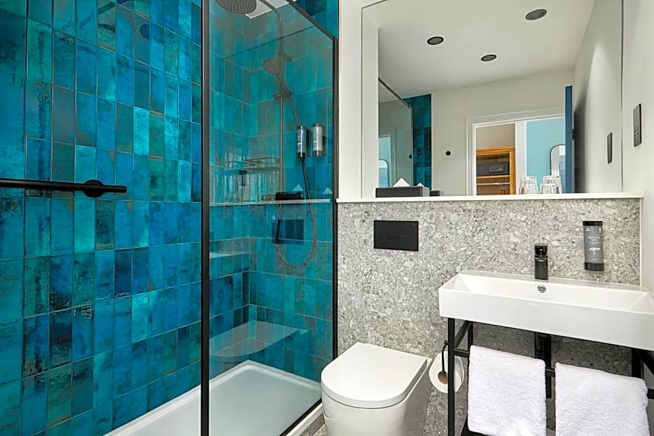 Waterford Marina Hotel