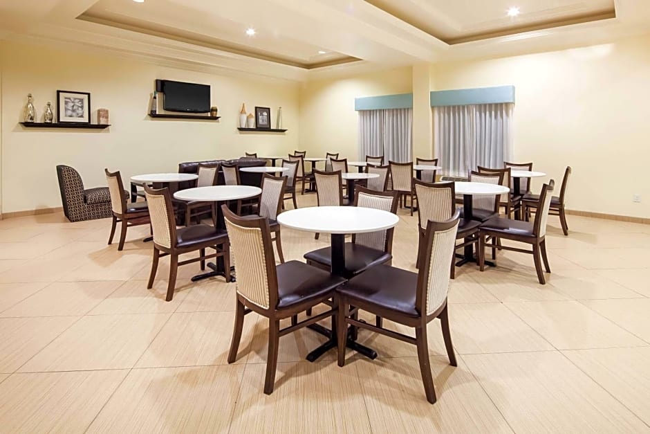 La Quinta Inn & Suites by Wyndham Inglewood